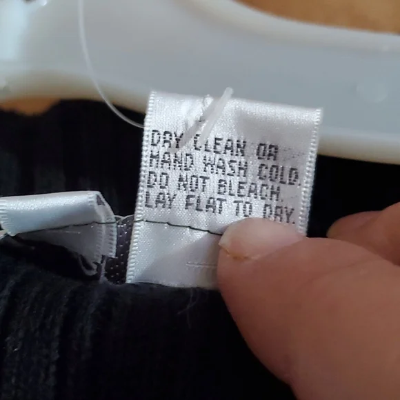 Karen Kane Embroidered Sweater Vest, Size L - Picture 6 of 7